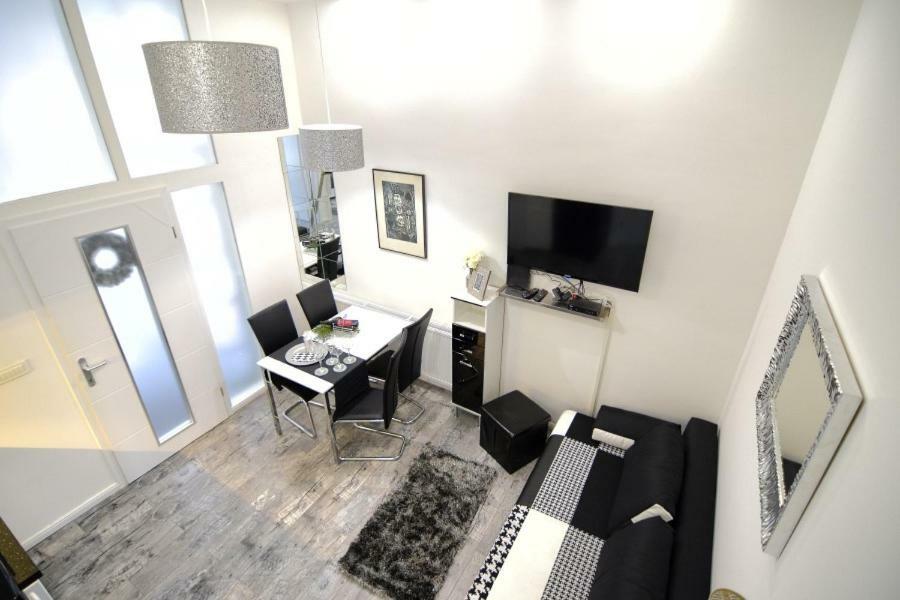 Lea Apartment - Free Parking In Front For 2 Cars Zagreb Bagian luar foto